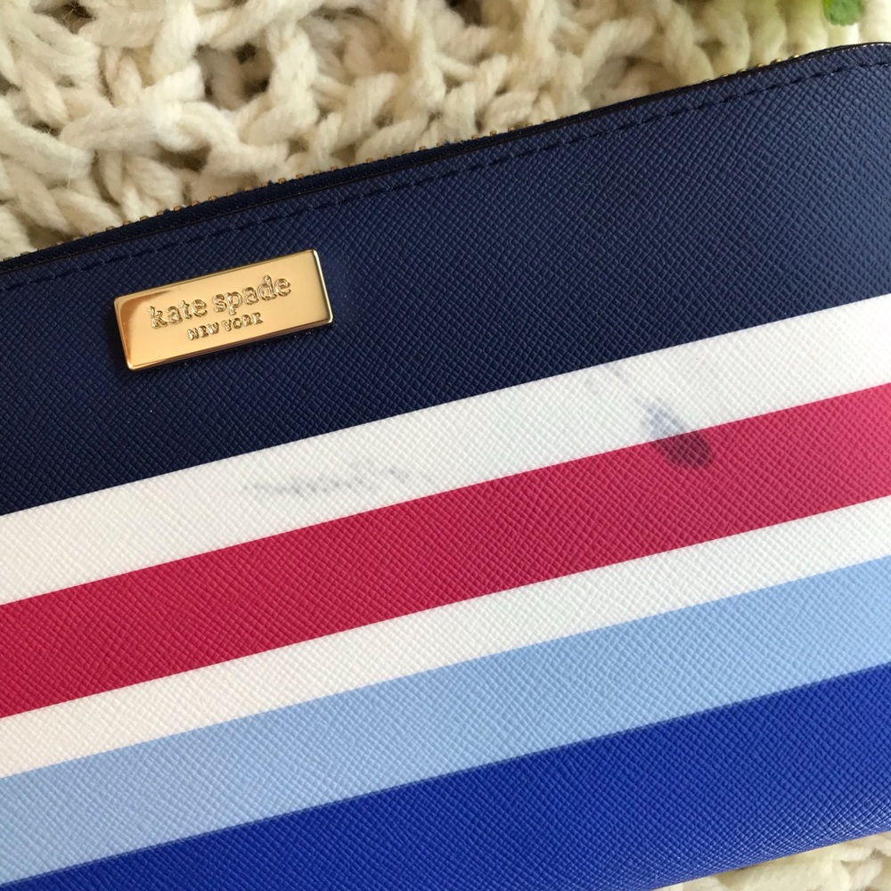 ✨SOLD✨ KATE SPADE striped wallet - Picture 2 of 7